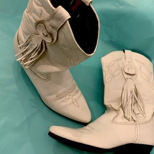 Vintage white Laredo Cowboy Boots - fringe tassel - size 7